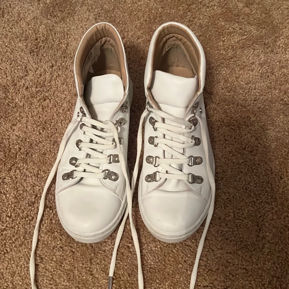 Barely worn Prüne sneakers with price tag still on them. Perfect for fall!